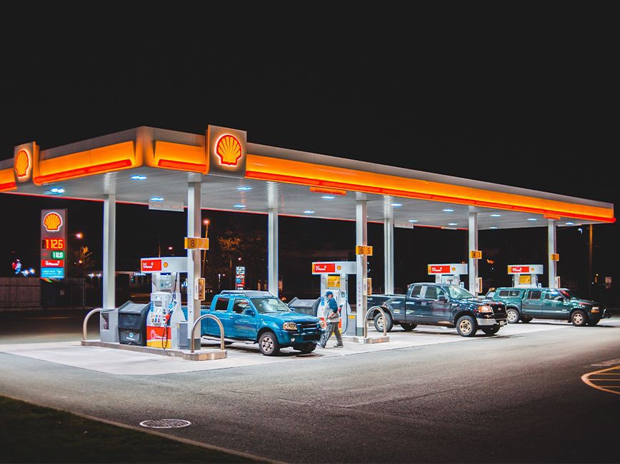 Professionaalne terasest konstruktsiooniehitus Prefab -kosmoseraam täidis gaasi bensiinijaama varikatus katuseehitus kütusepumba bensiinijaam